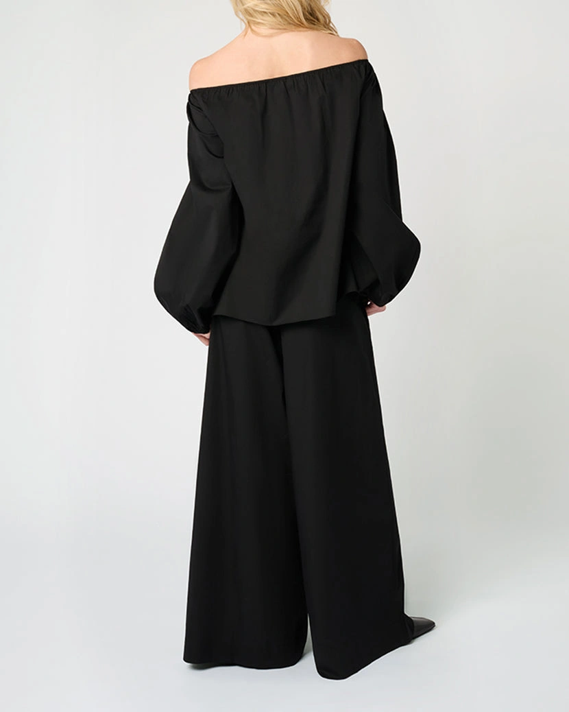 Pantaloni a Gamba Larga: Libertà di Movimento, Stile Senza Sforzo, un Tocco di Grazia Italiana!